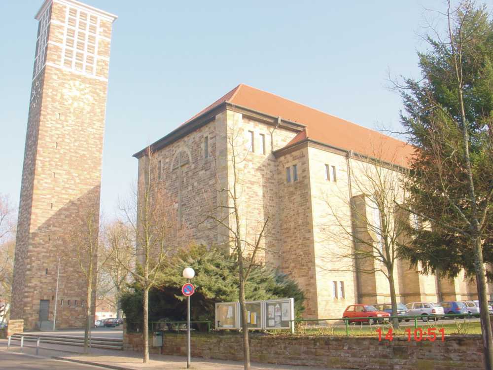 Ansicht Eingangsportal und Glockenturm